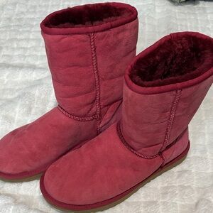 UGG Classic Short Boot